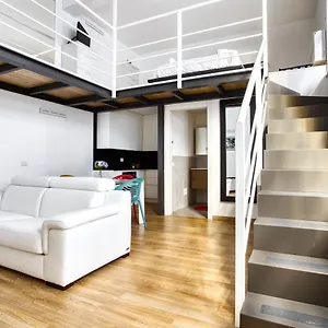 Appartamento Joivy Charismatic 1-bed Flat With Parking, Milano